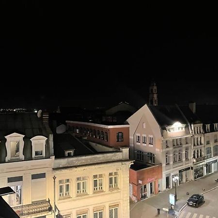 Appartement Place De Cambrai Bagian luar foto