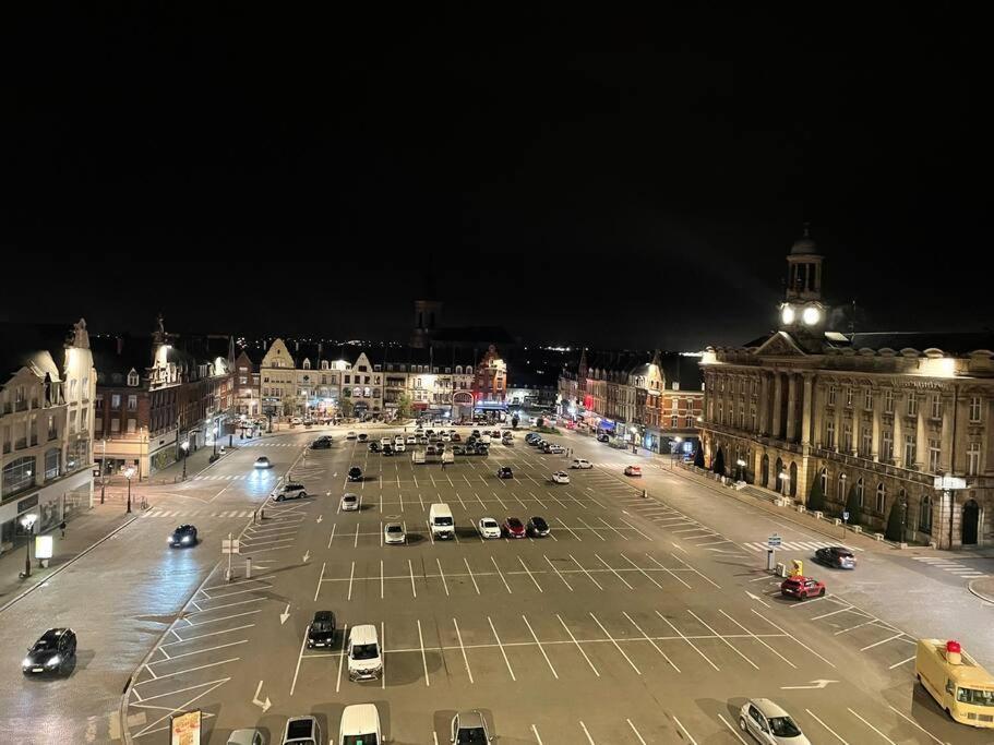 Appartement Place De Cambrai Bagian luar foto