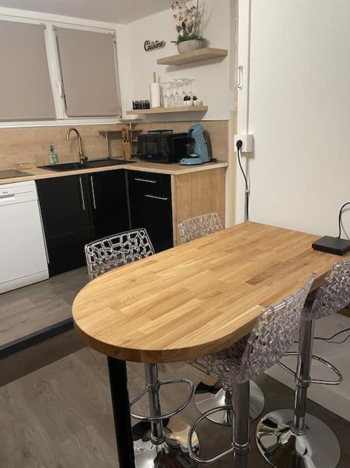 Appartement Place De Cambrai Bagian luar foto